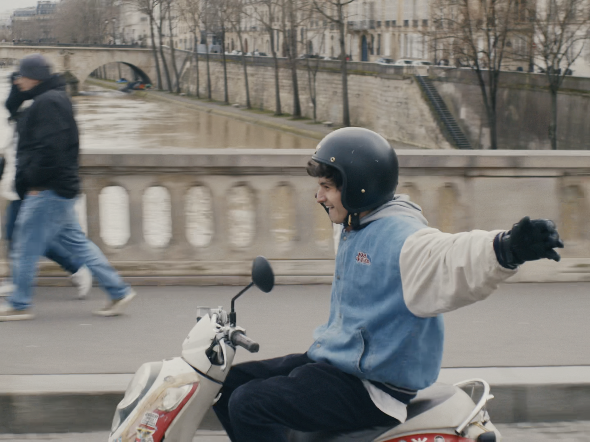 L'importance d'avoir 20 ans et un scooter à Paris - Tanguy Malaterre
